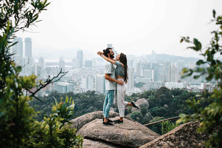 THE MUST-HAVE ITEM FOR TRAVELERS - AleaderGear