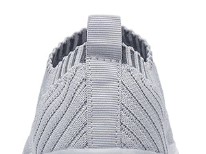 Schuhe mit Riemen hinten