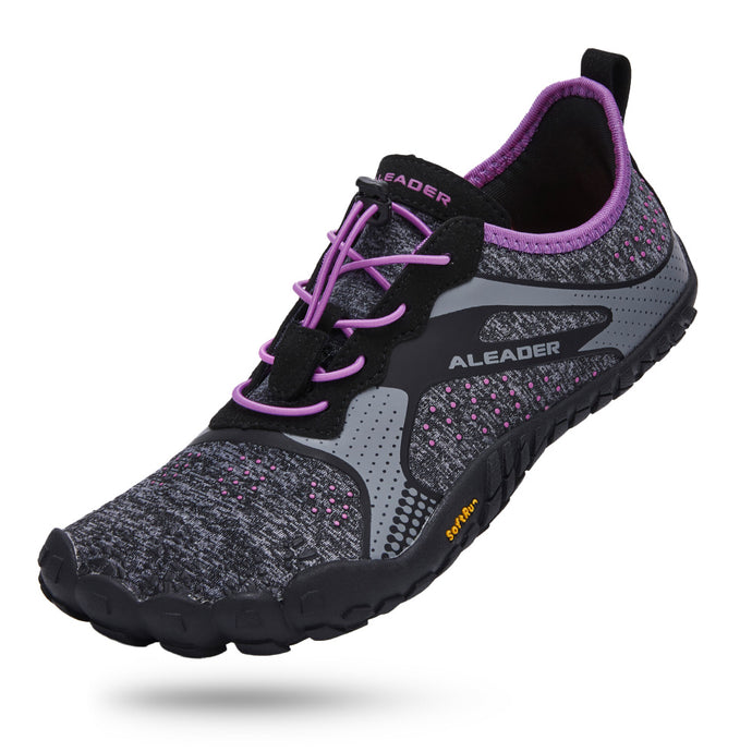 Women‘s Barefoot Trail Running