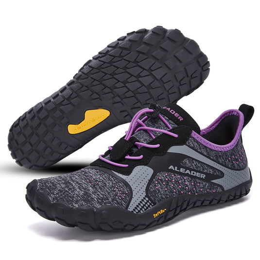 Women‘s Barefoot Trail Running
