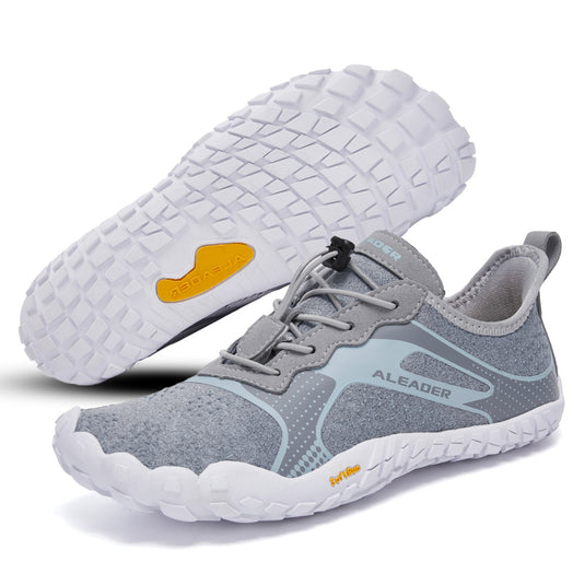 Women‘s Barefoot Trail Running